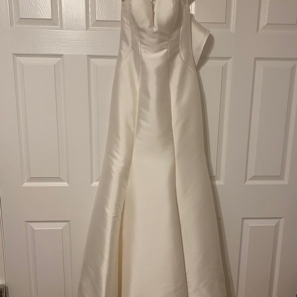 Essence of Australia D2477 never worn bridal gown - Picture 4 of 7